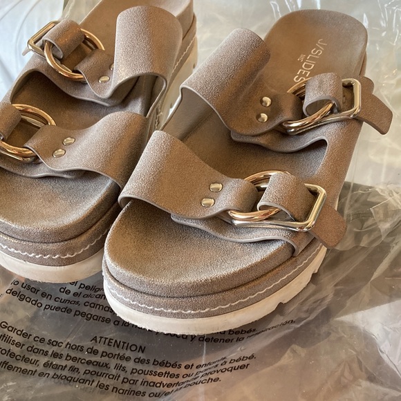 Gorgeous Leather Slides NEW YORK CITY - Picture 3 of 10